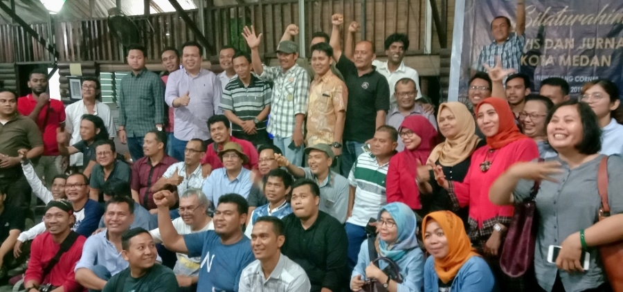 Ratusan Aktivis Deklarasi Menangkan Edy Ikhsan